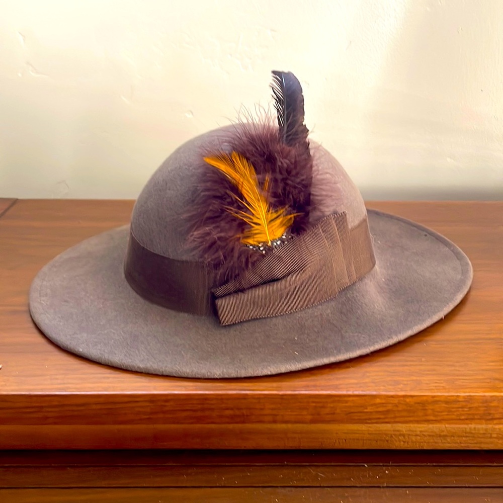 Vintage 100%wool hat by Bollman company.